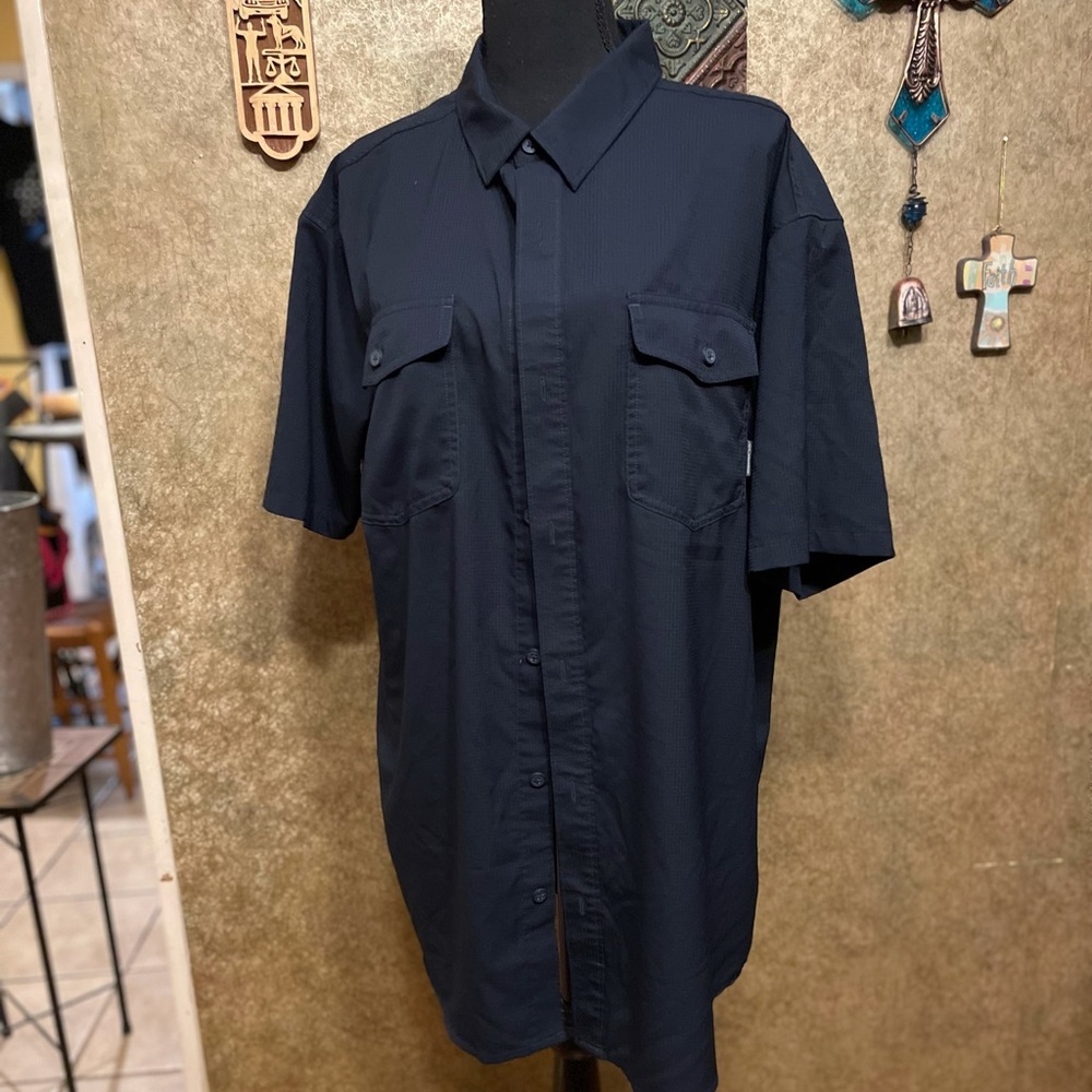 Columbia, short sleeve, button down shirt. XL